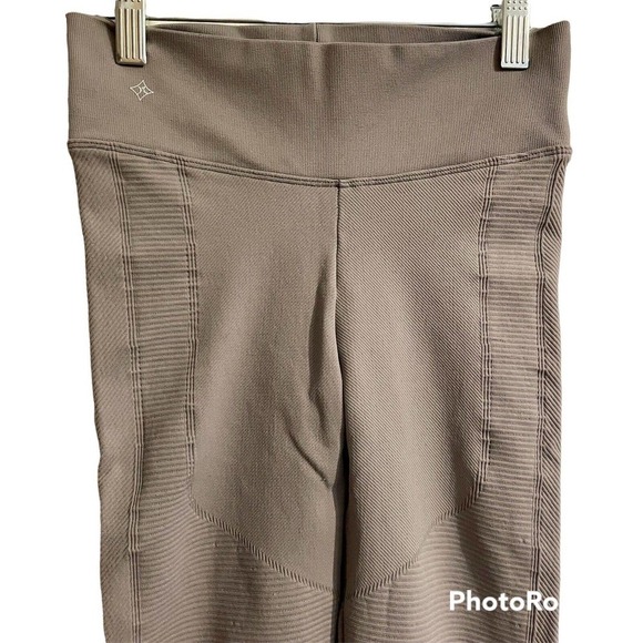 Nux Small Seamless Capri Leggings Stretch Mid Rise Gray Yoga Running Ath… - Picture 2 of 6